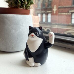 Solar Cat - tuxedo kat